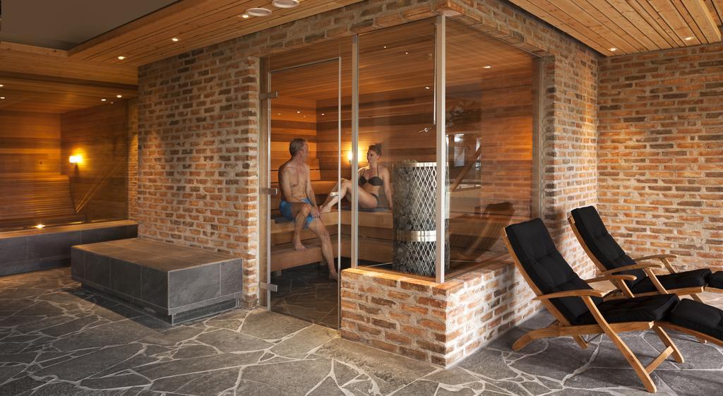 Djuroenaeset Hotell & Konferens Djurhamn Экстерьер фото