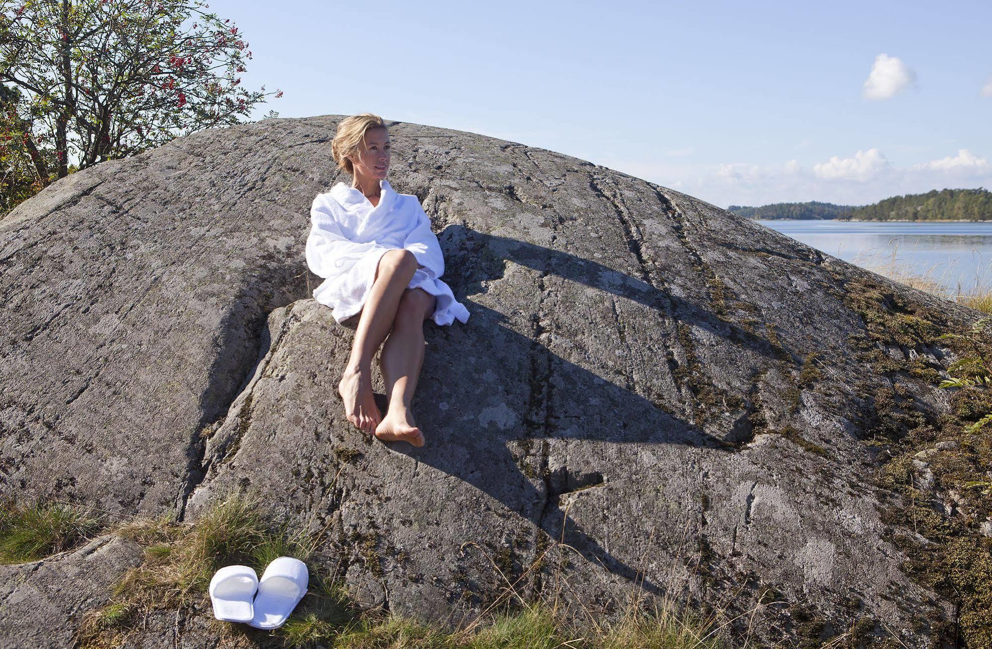 Djuroenaeset Hotell & Konferens Djurhamn Экстерьер фото