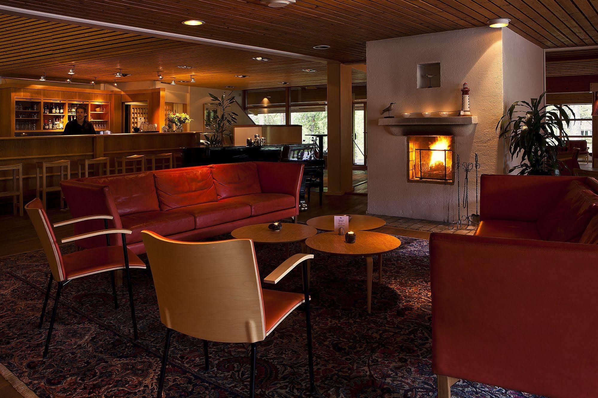 Djuroenaeset Hotell & Konferens Djurhamn Экстерьер фото