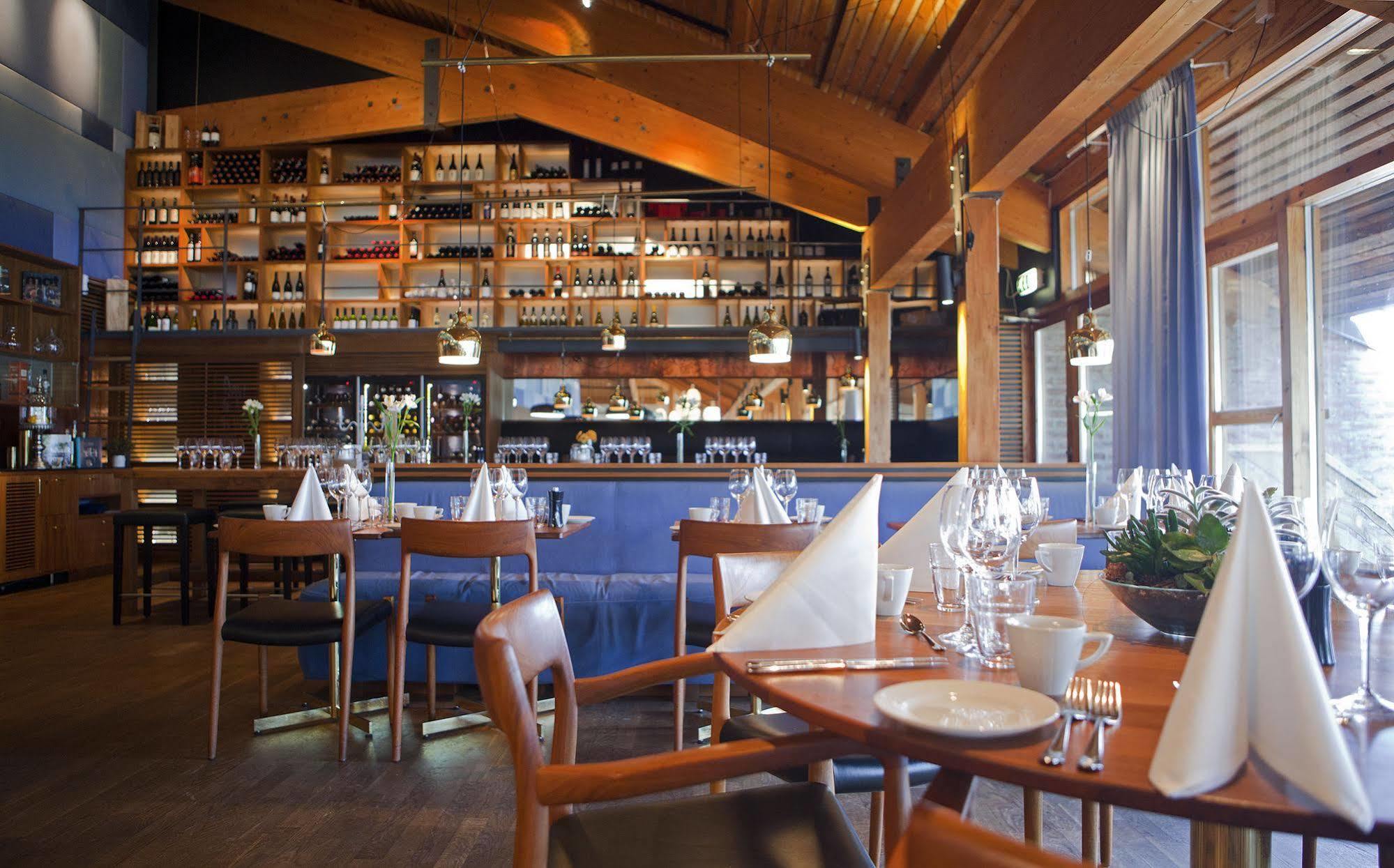 Djuroenaeset Hotell & Konferens Djurhamn Экстерьер фото