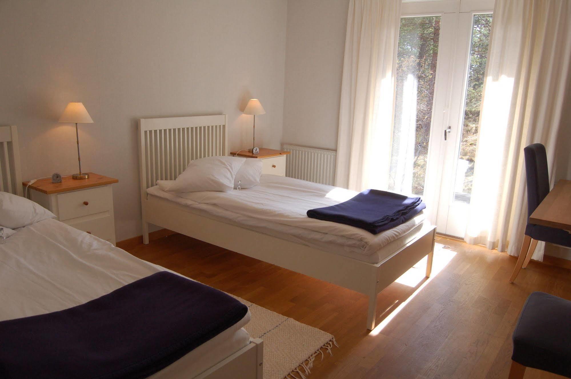 Djuroenaeset Hotell & Konferens Djurhamn Экстерьер фото