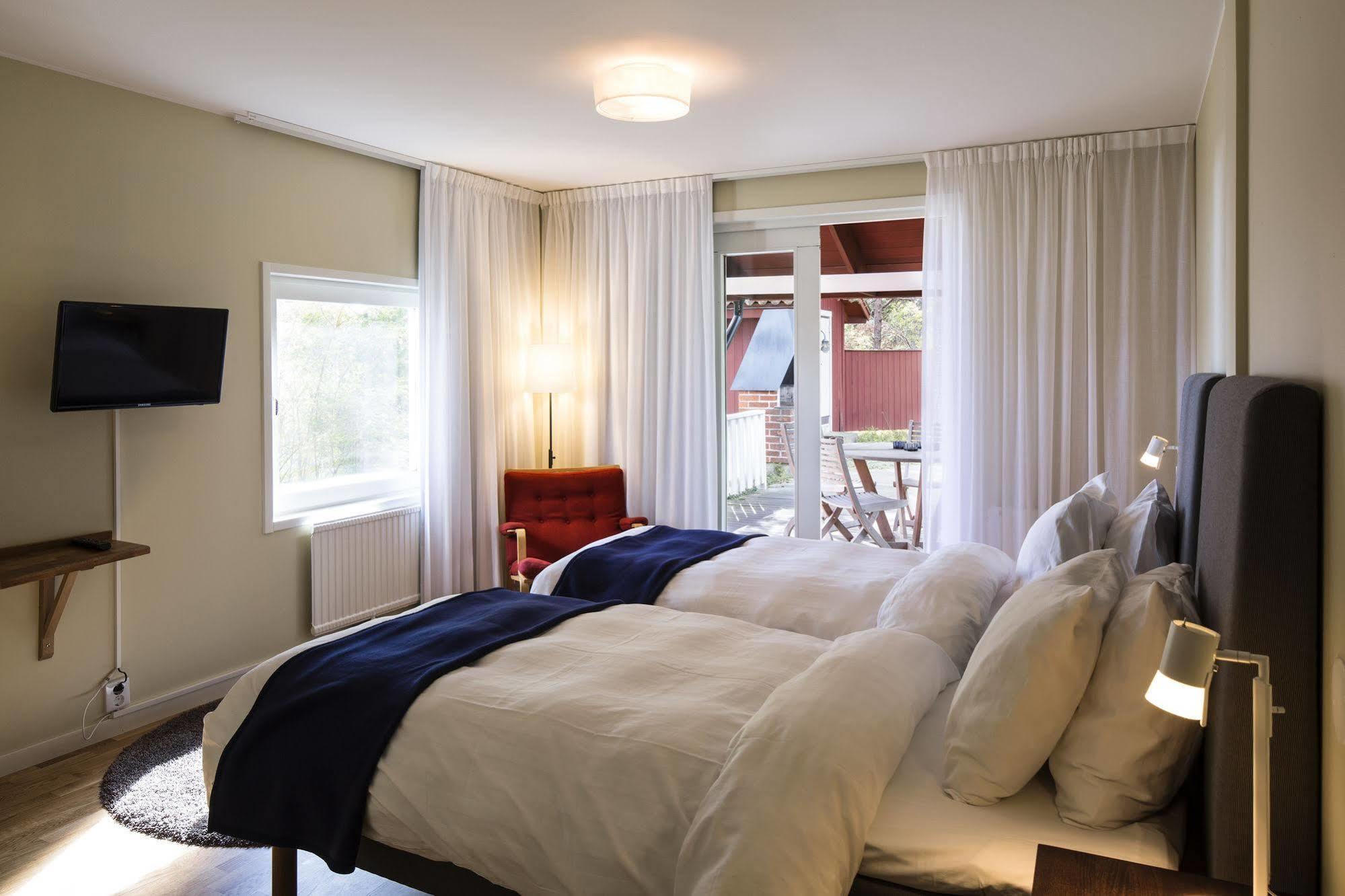 Djuroenaeset Hotell & Konferens Djurhamn Экстерьер фото