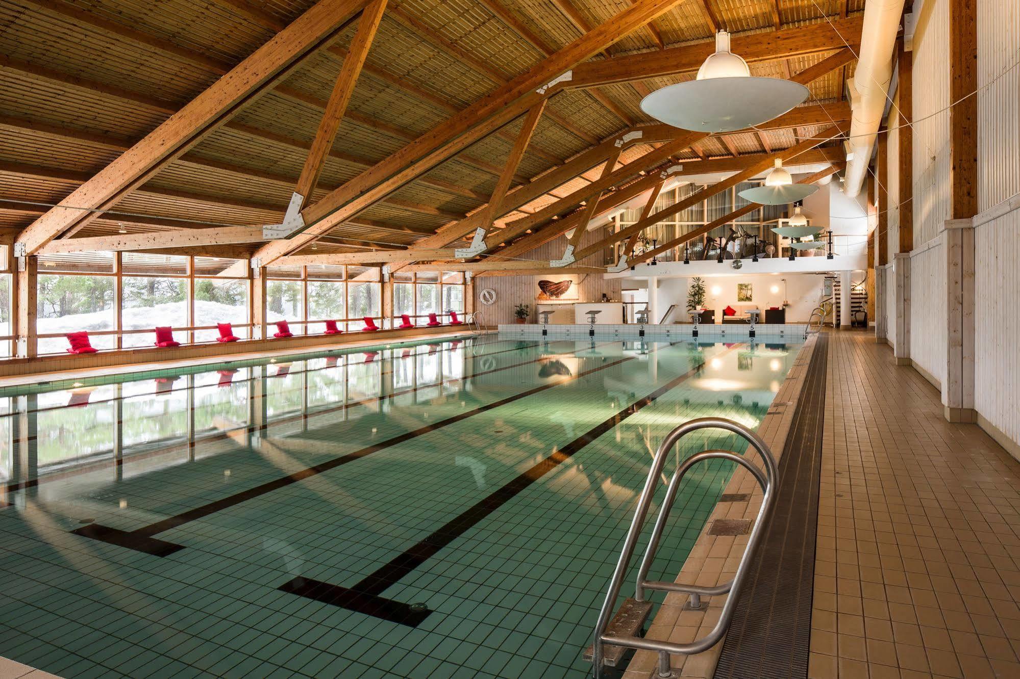 Djuroenaeset Hotell & Konferens Djurhamn Экстерьер фото