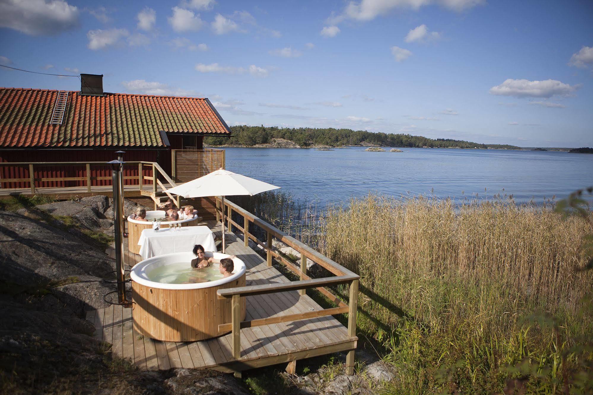 Djuroenaeset Hotell & Konferens Djurhamn Экстерьер фото
