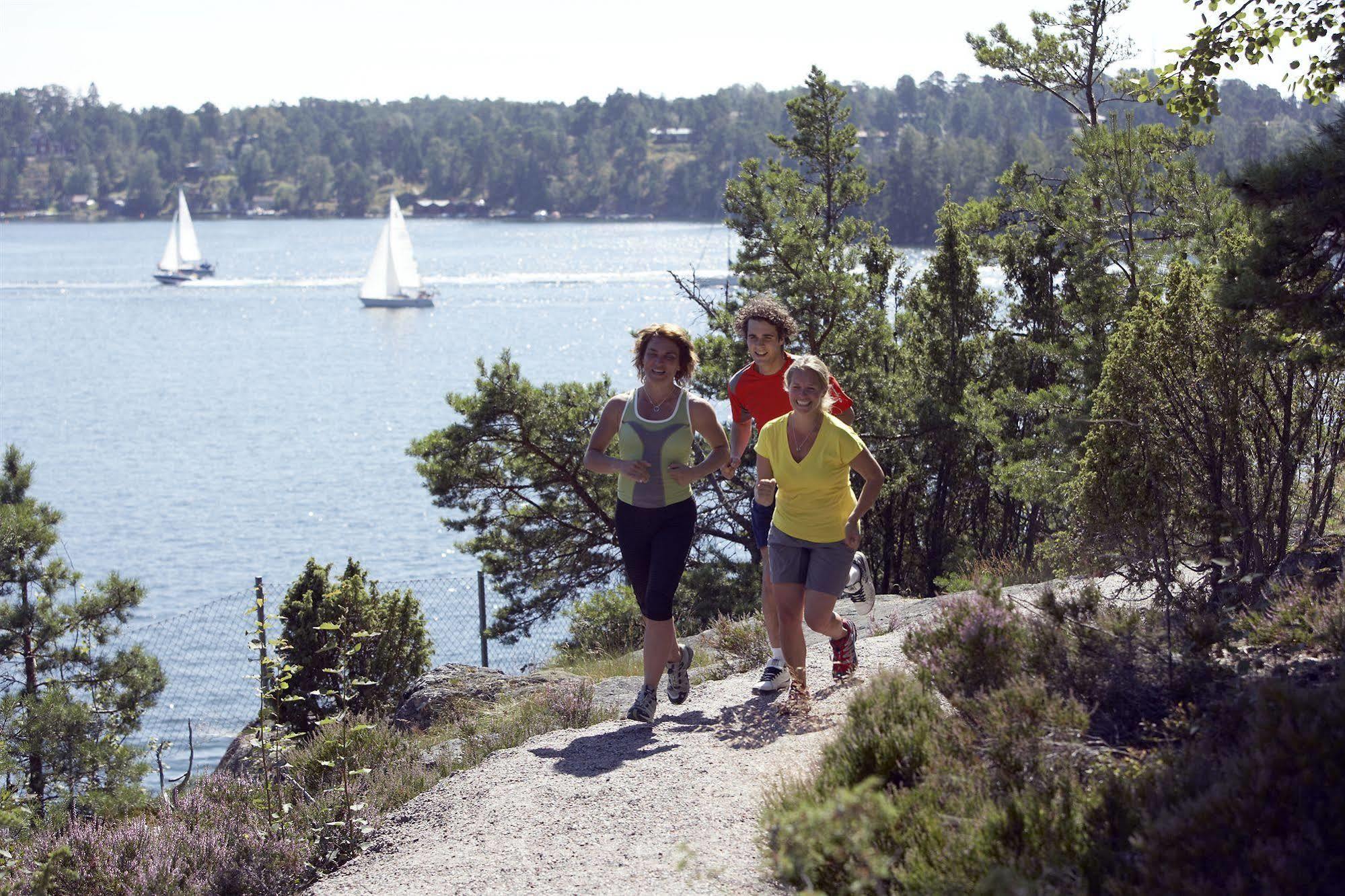 Djuroenaeset Hotell & Konferens Djurhamn Экстерьер фото